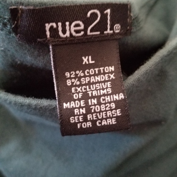 Summer top - Picture 2 of 2